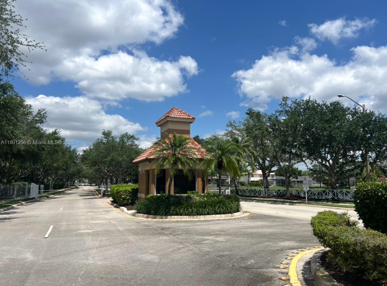 16343 Segovia Cir S, Pembroke Pines, Florida image 33