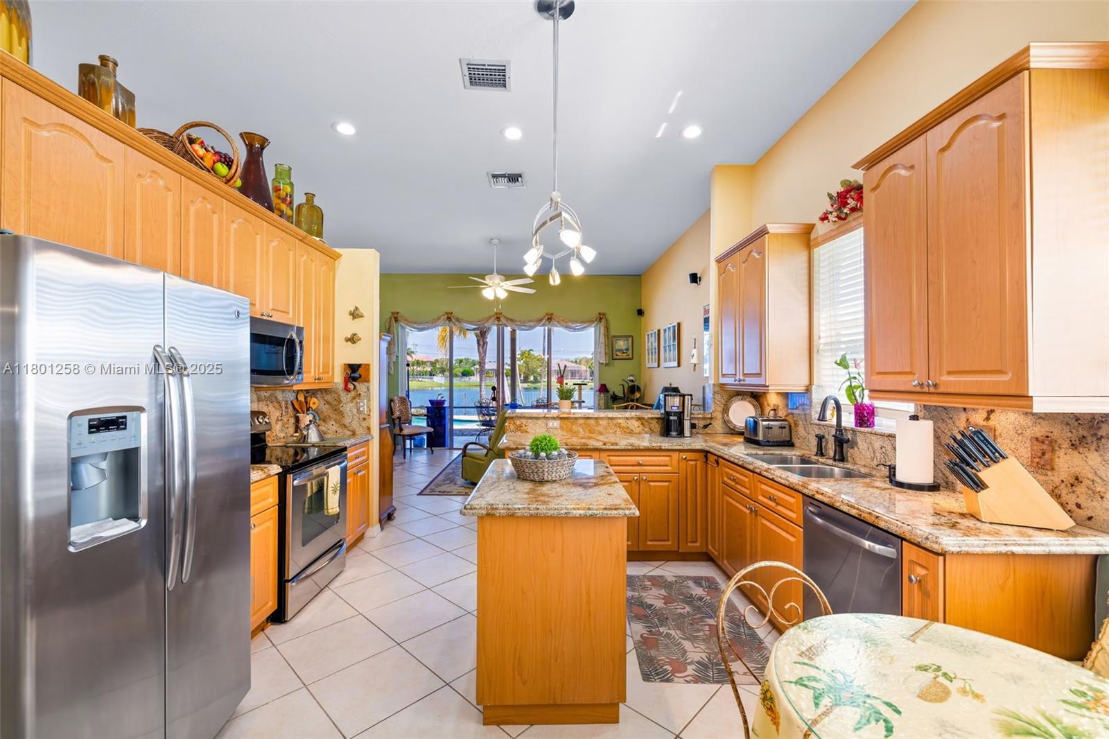 16343 Segovia Cir S, Pembroke Pines, Florida image 7
