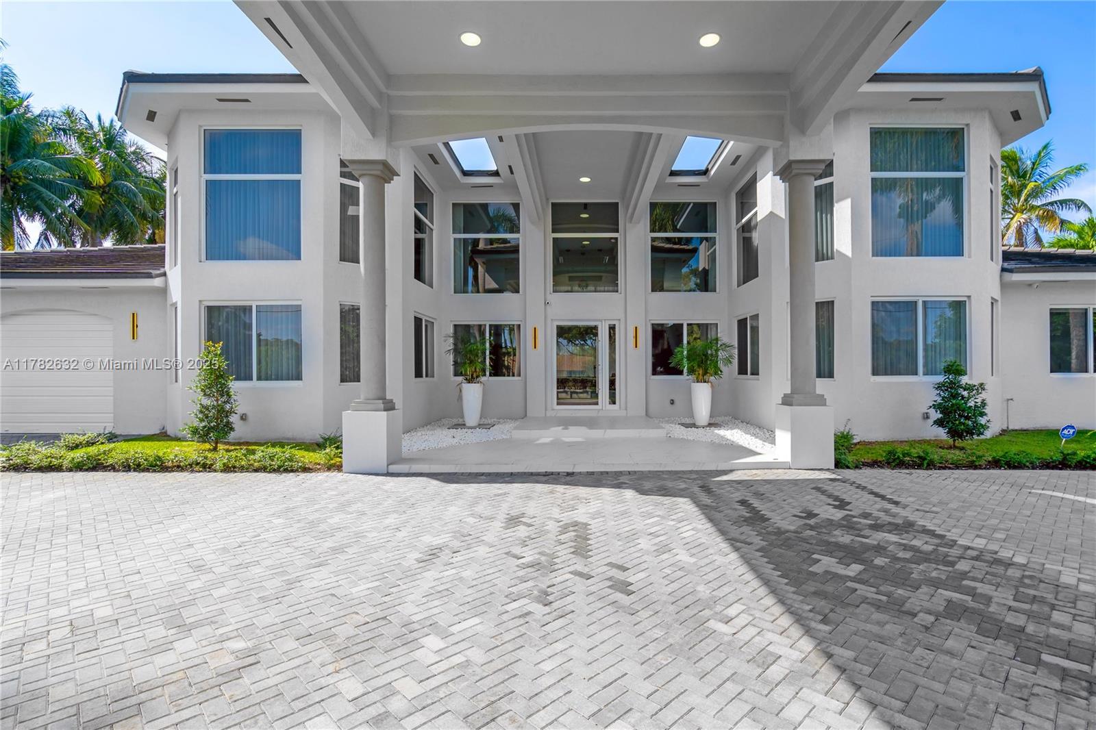 9928 NW 133rd St, Hialeah Gardens, Florida image 1