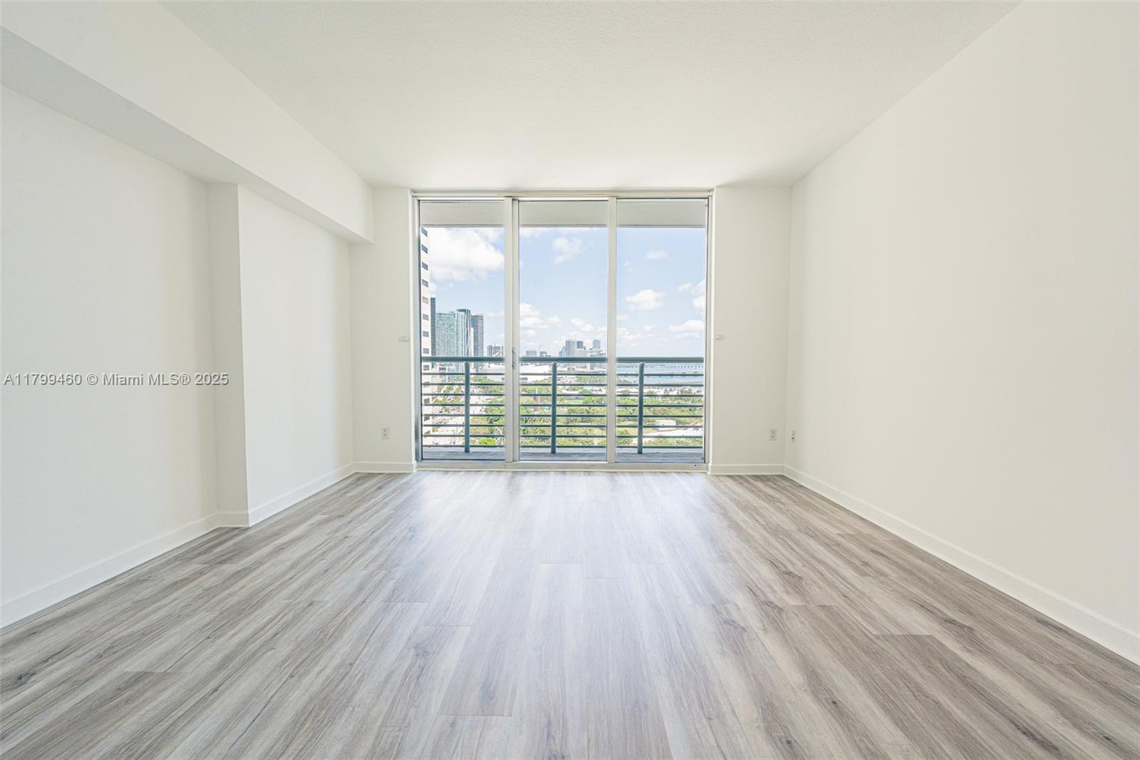 325 S Biscayne Blvd #2020, Miami FL 33131