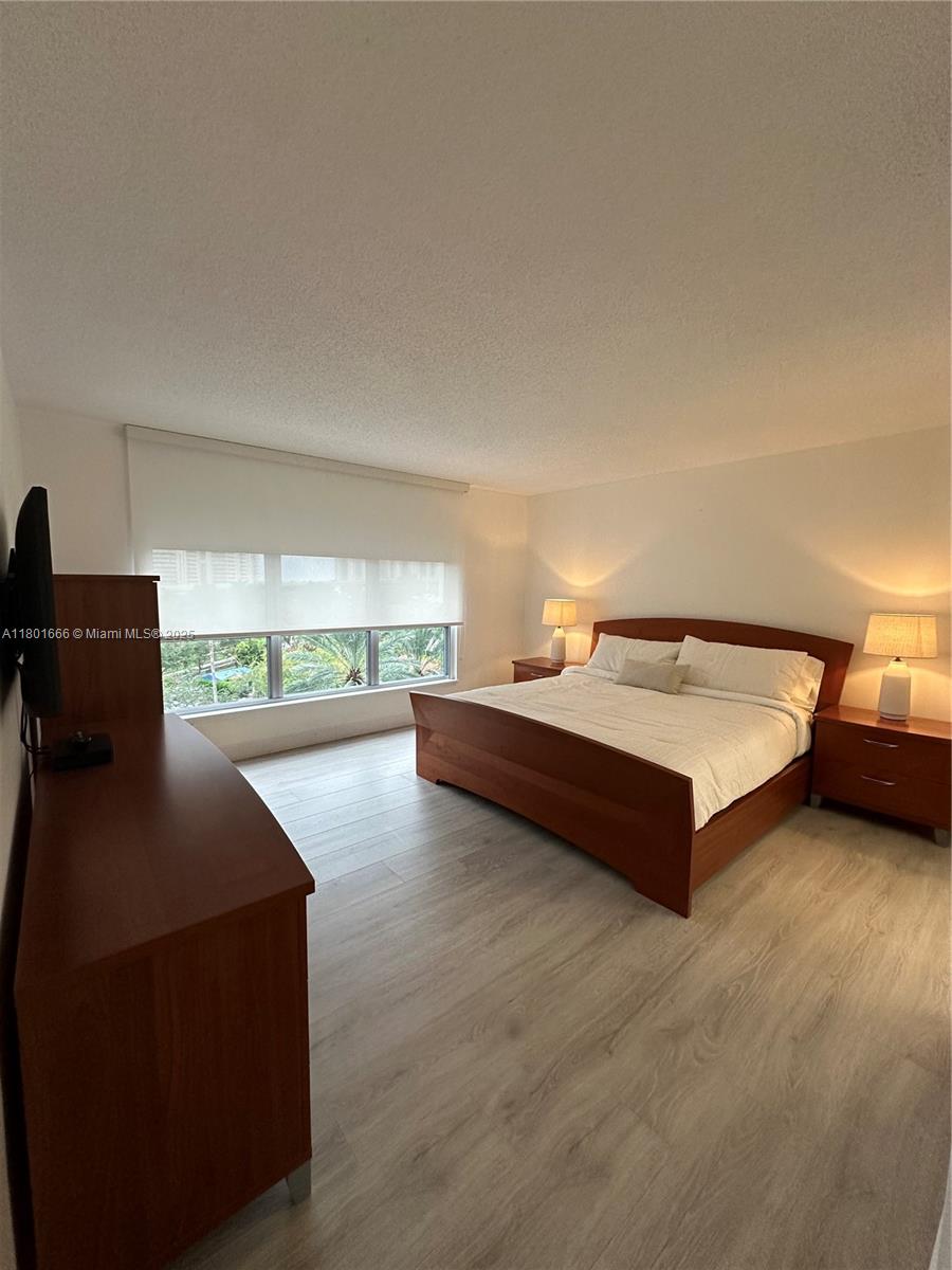 3600 N Mystic Pointe Dr #707, Aventura FL 33180