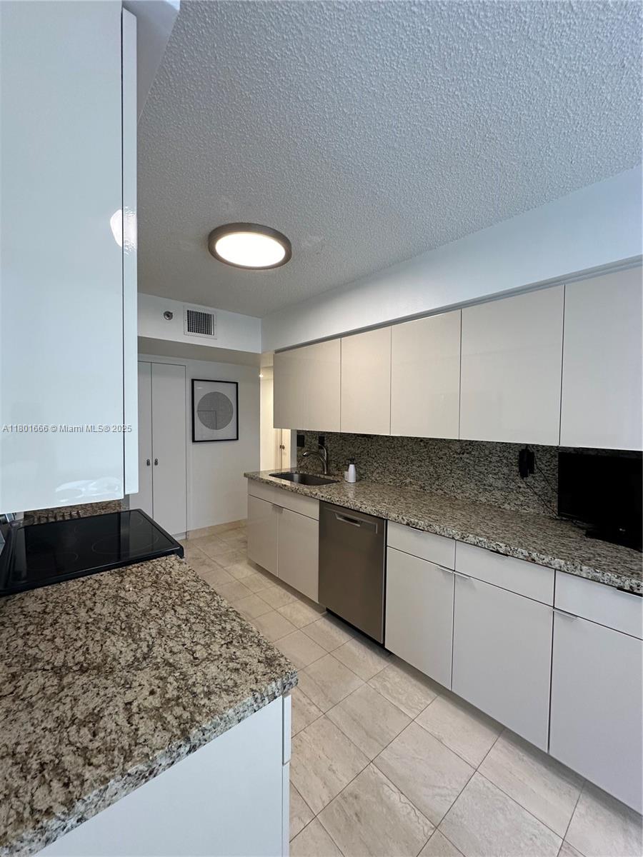 3600 N Mystic Pointe Dr #707, Aventura FL 33180