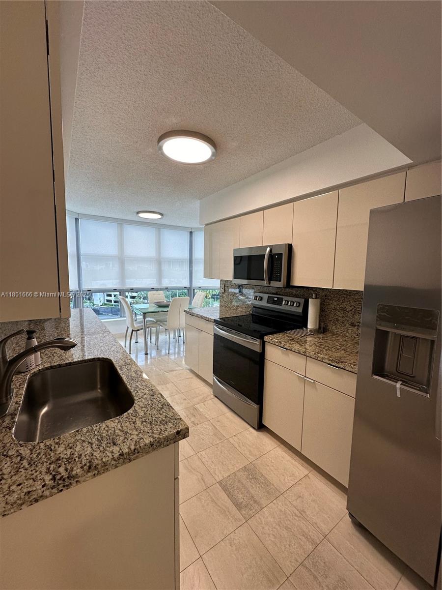 3600 N Mystic Pointe Dr #707, Aventura FL 33180