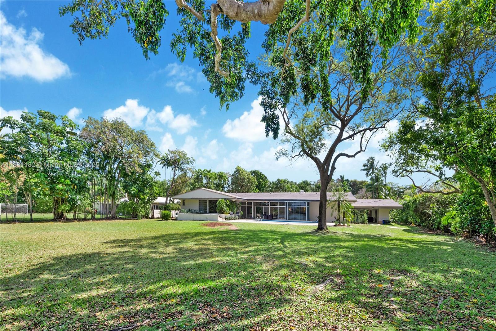 9000 School House Rd, Coral Gables, Florida image 24