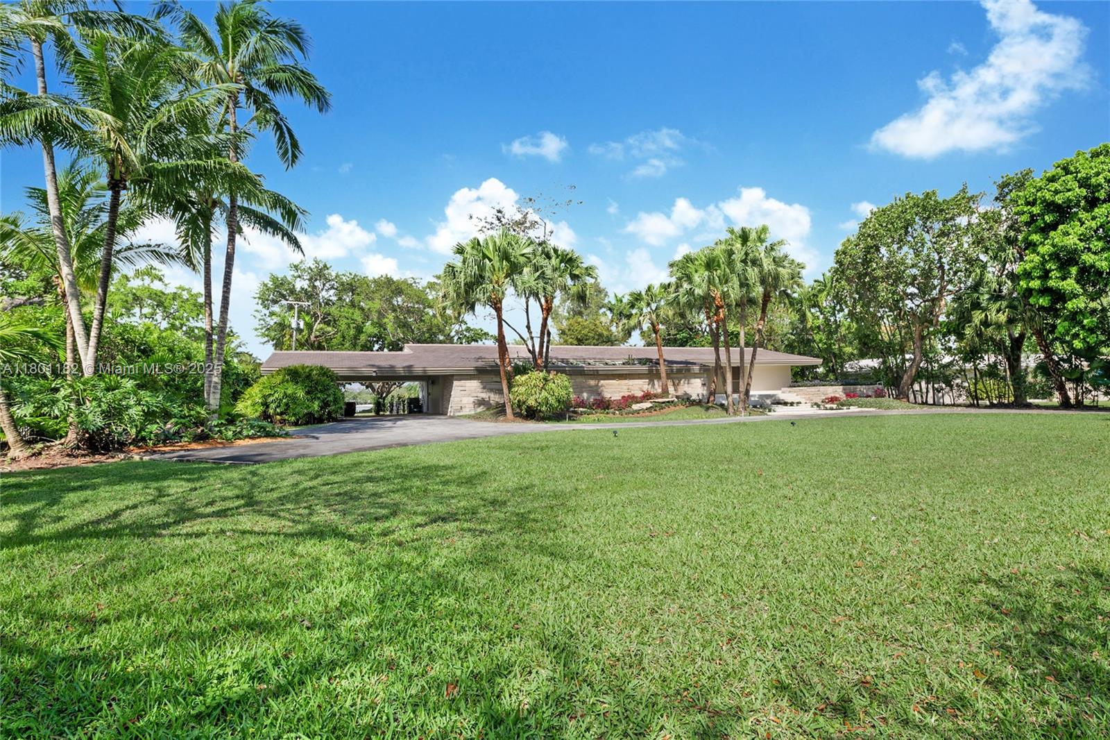 9000 School House Rd, Coral Gables, Florida image 7
