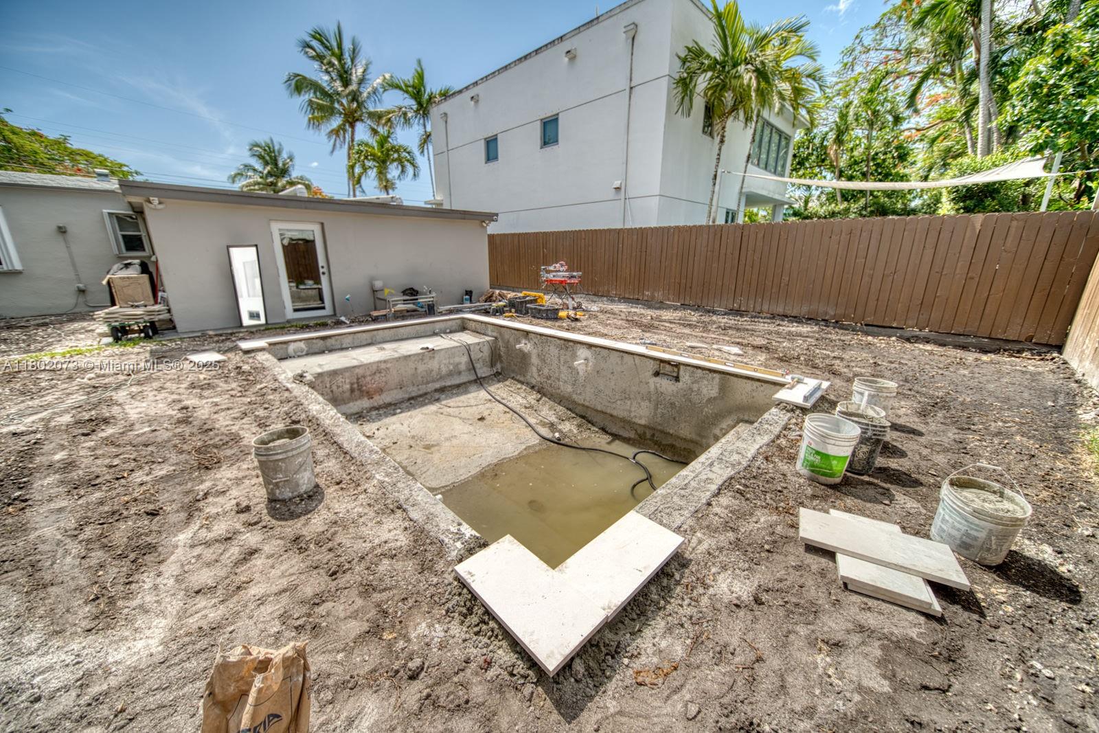 Established Fully License And Insured Pool/Spa Business For Sale