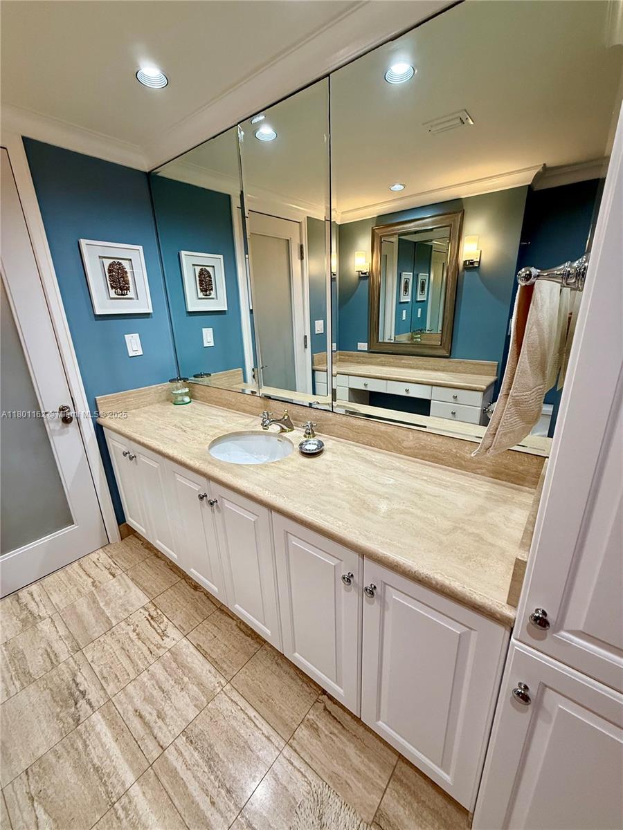 16518 NE 26th Ave #405, North Miami Beach, Florida image 15