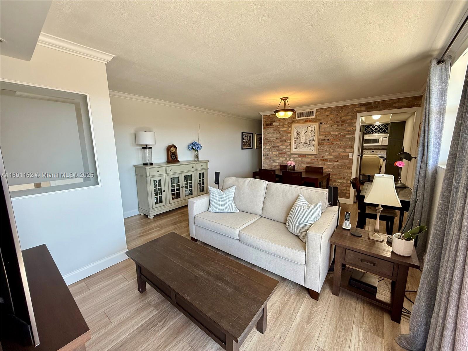 16518 NE 26th Ave #405, North Miami Beach, Florida image 3