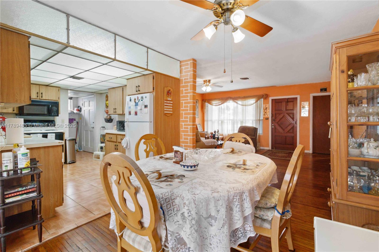 Listing Photo 11