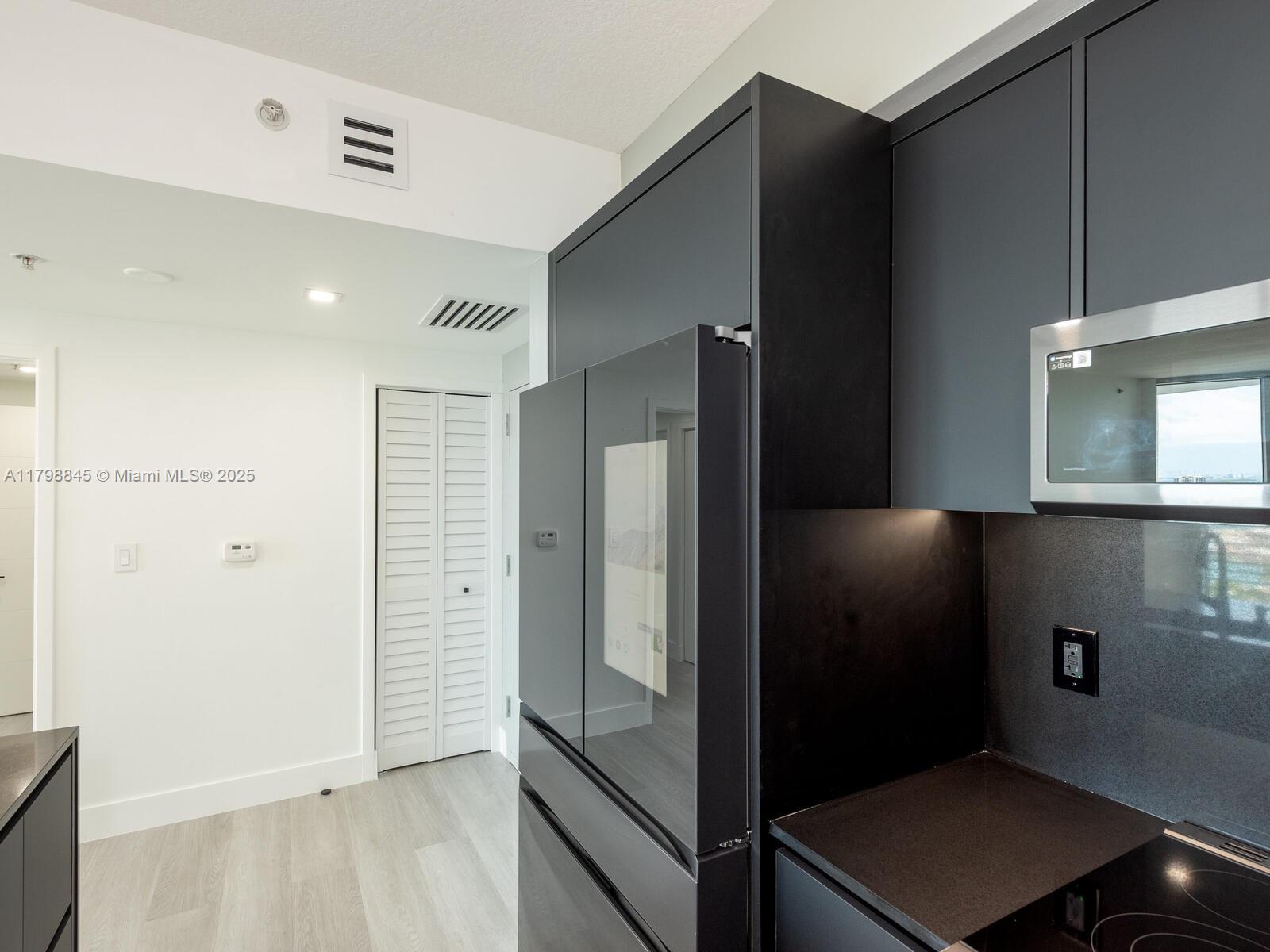325 S Biscayne Blvd #1624, Miami FL 33131
