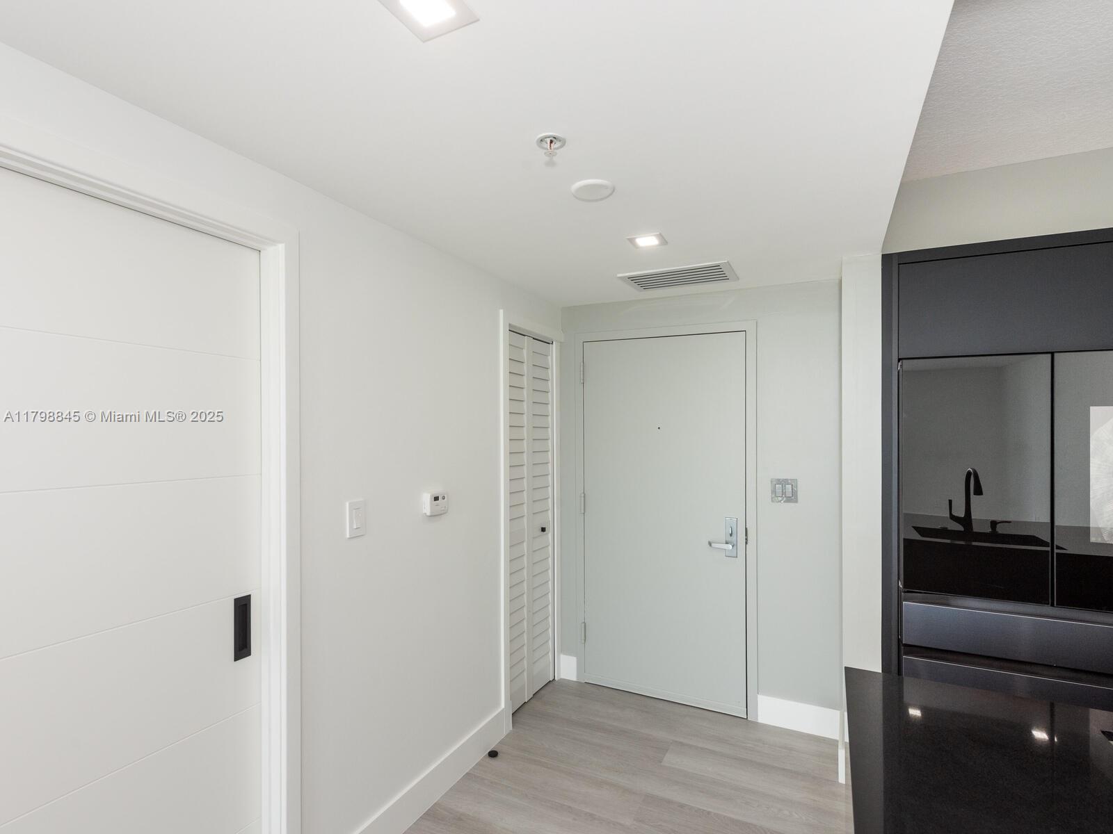 325 S Biscayne Blvd #1624, Miami FL 33131