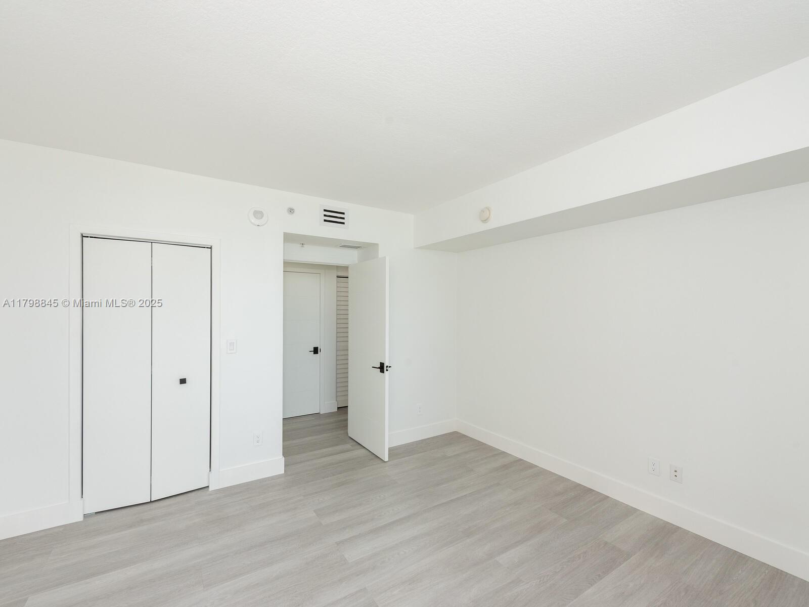 325 S Biscayne Blvd #1624, Miami FL 33131