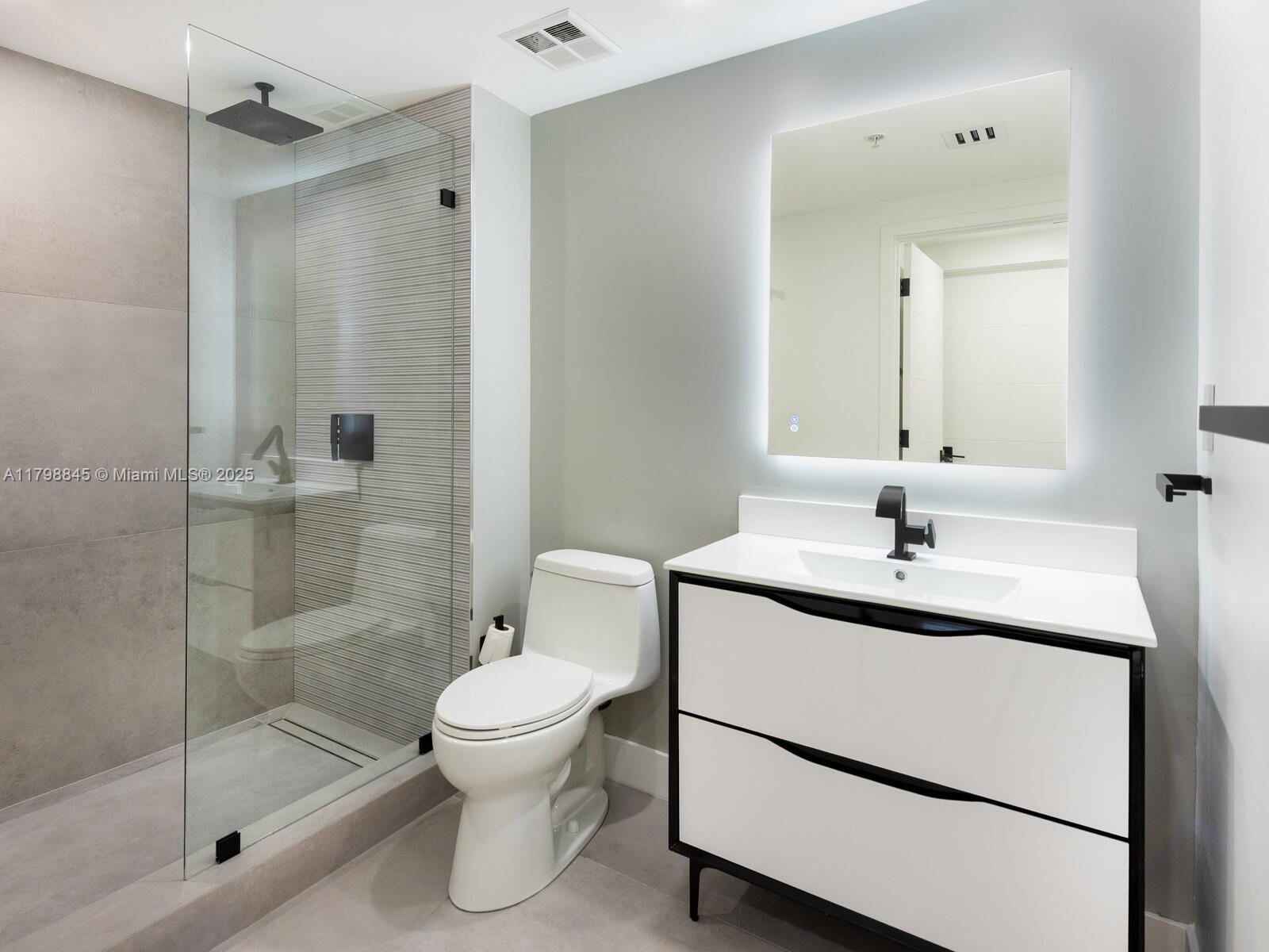 325 S Biscayne Blvd #1624, Miami FL 33131