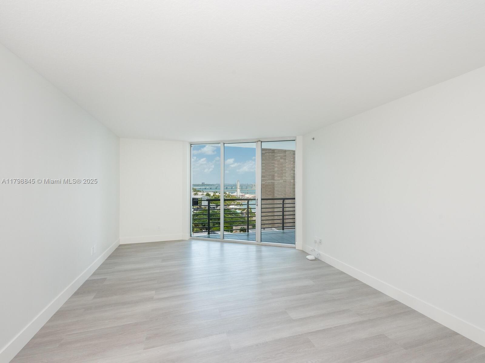 325 S Biscayne Blvd #1624, Miami FL 33131