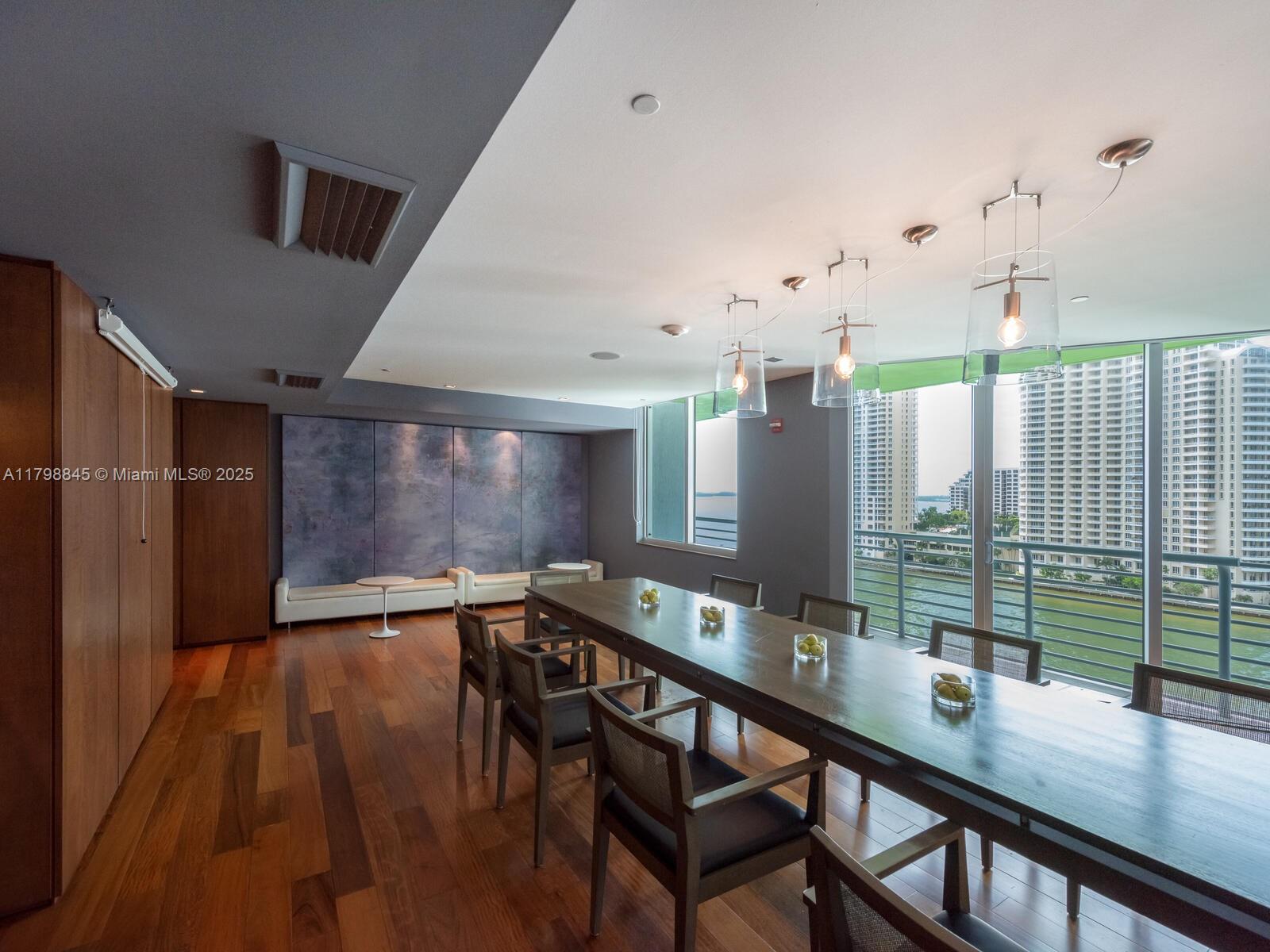 325 S Biscayne Blvd #1624, Miami FL 33131