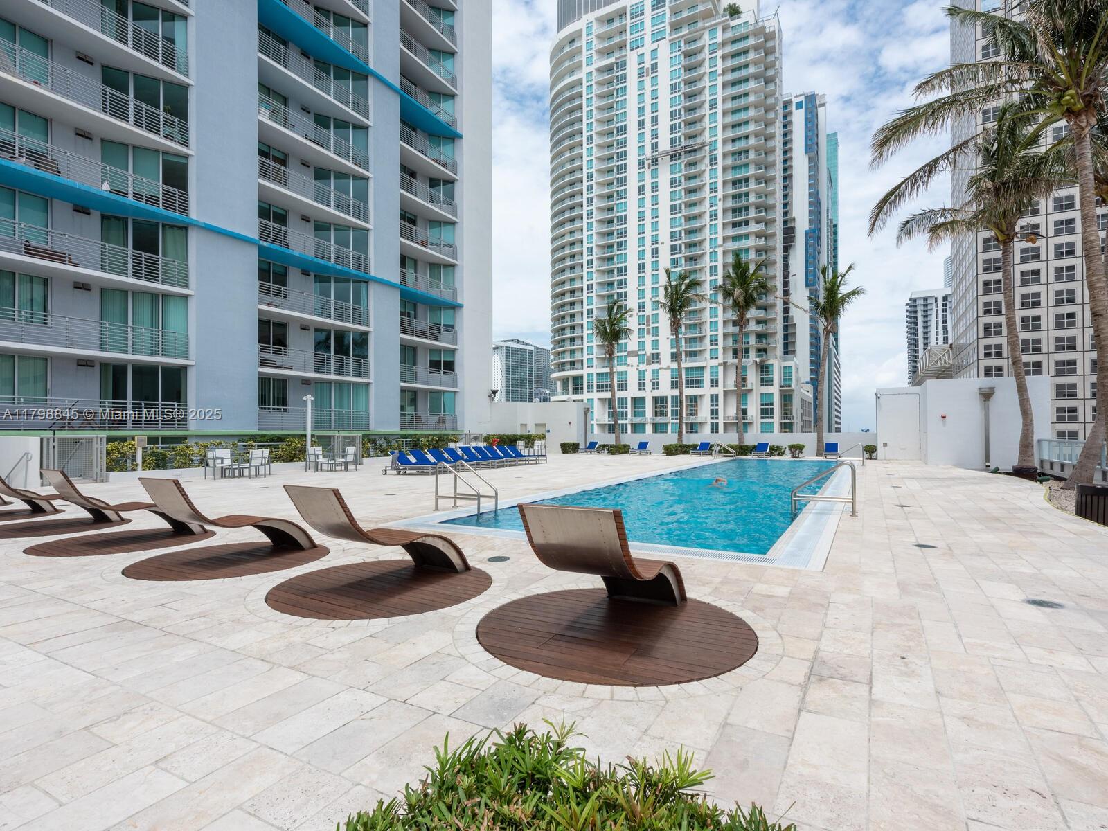 325 S Biscayne Blvd #1624, Miami FL 33131