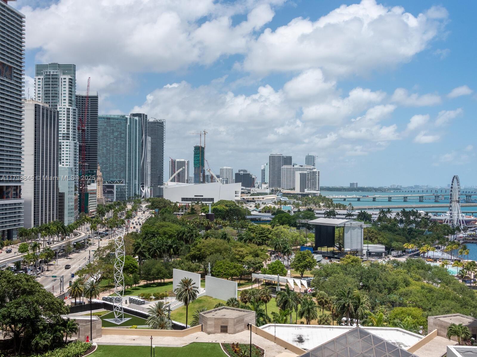 325 S Biscayne Blvd #1624, Miami FL 33131