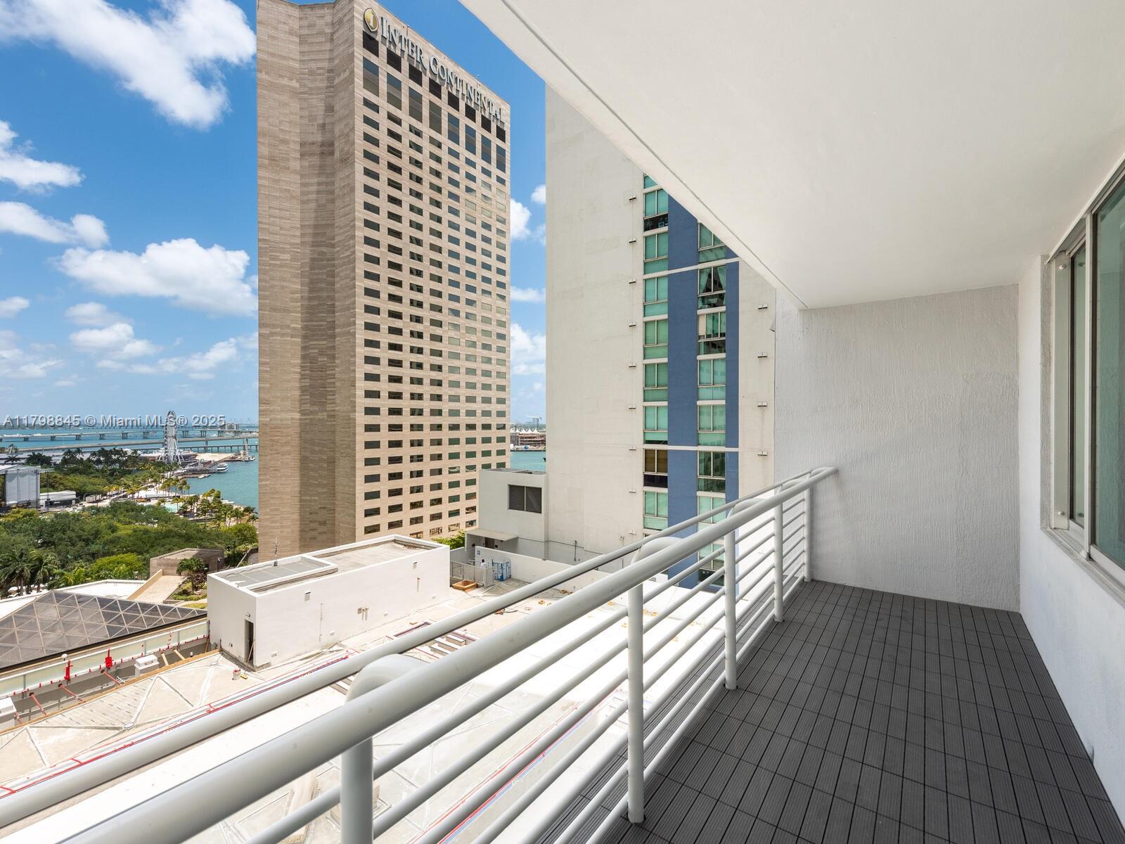 325 S Biscayne Blvd #1624, Miami FL 33131