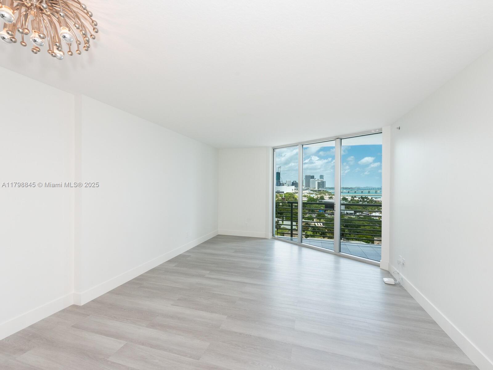 325 S Biscayne Blvd #1624, Miami FL 33131