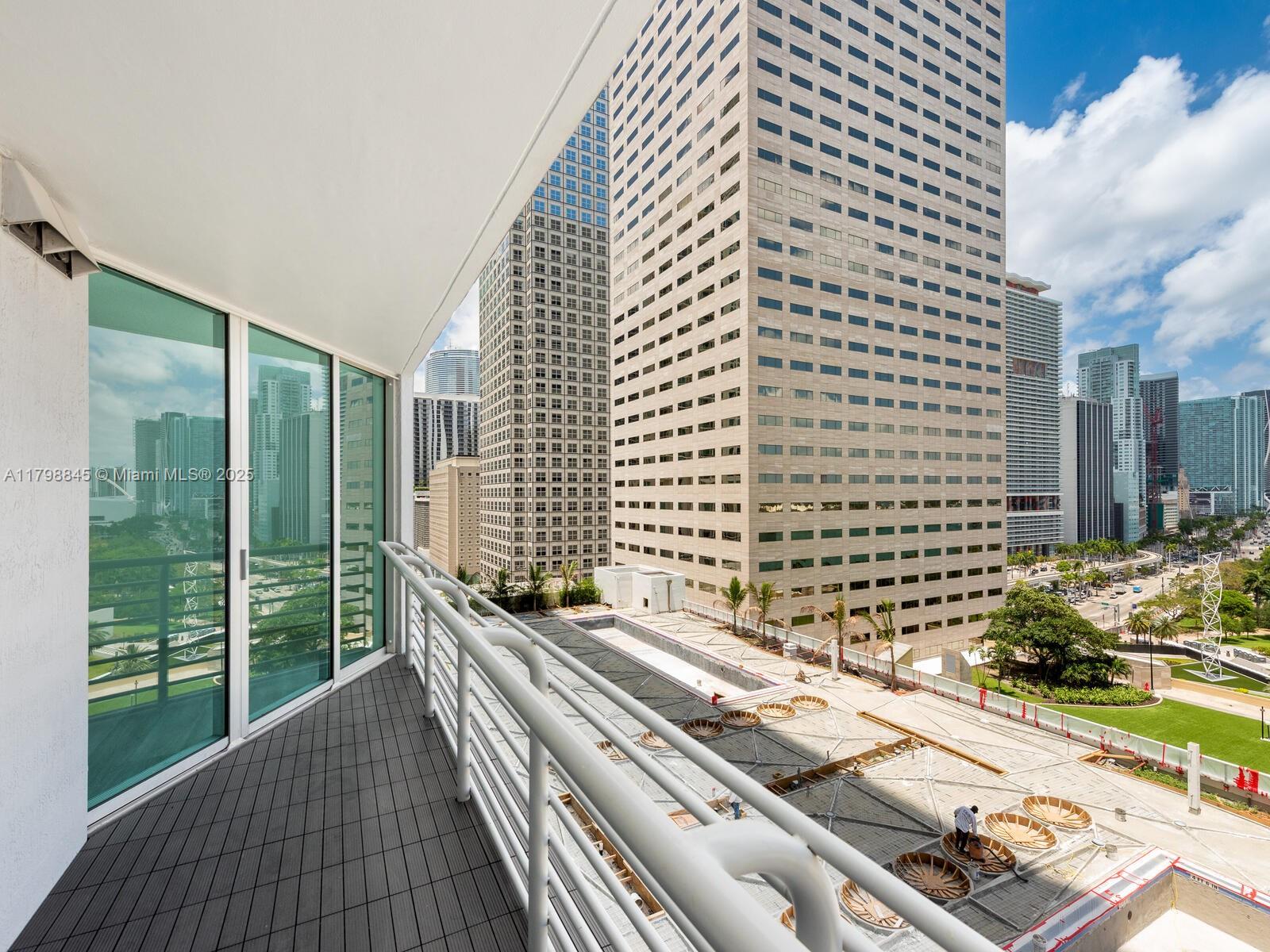325 S Biscayne Blvd #1624, Miami FL 33131