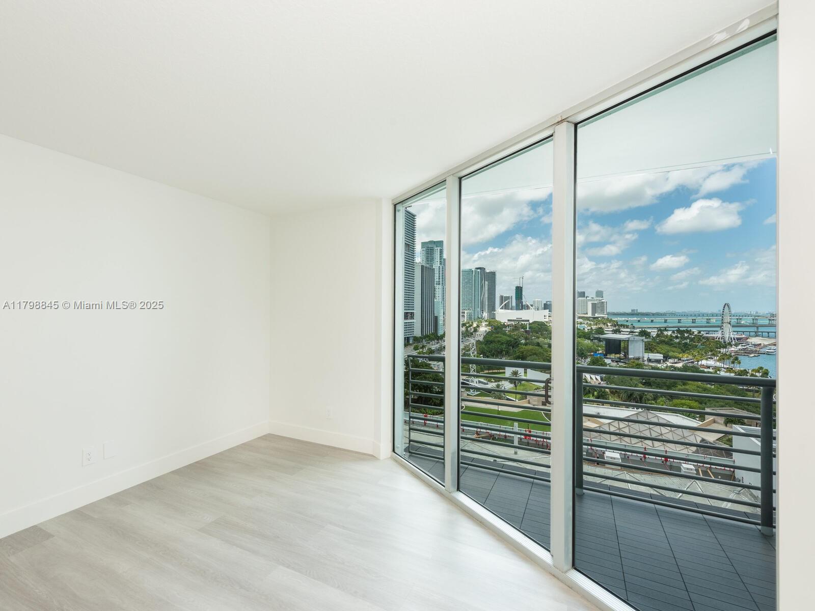 325 S Biscayne Blvd #1624, Miami FL 33131