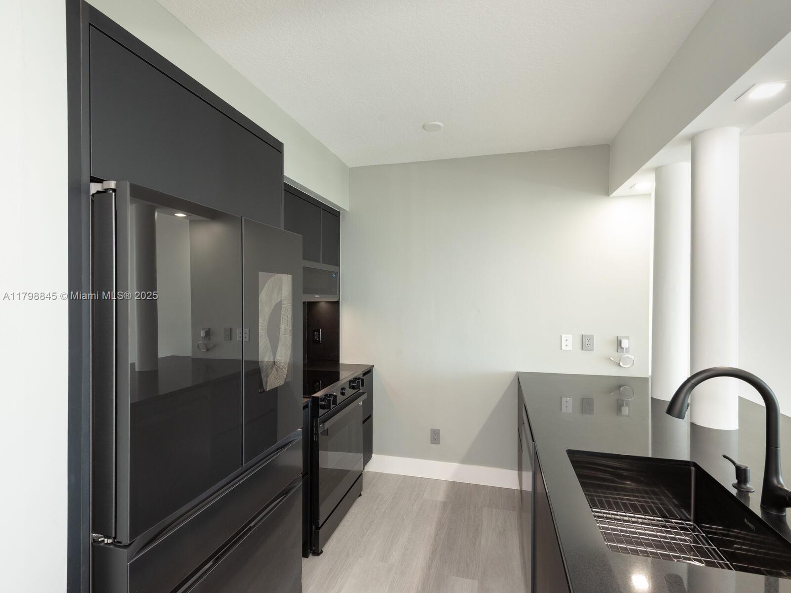 325 S Biscayne Blvd #1624, Miami FL 33131