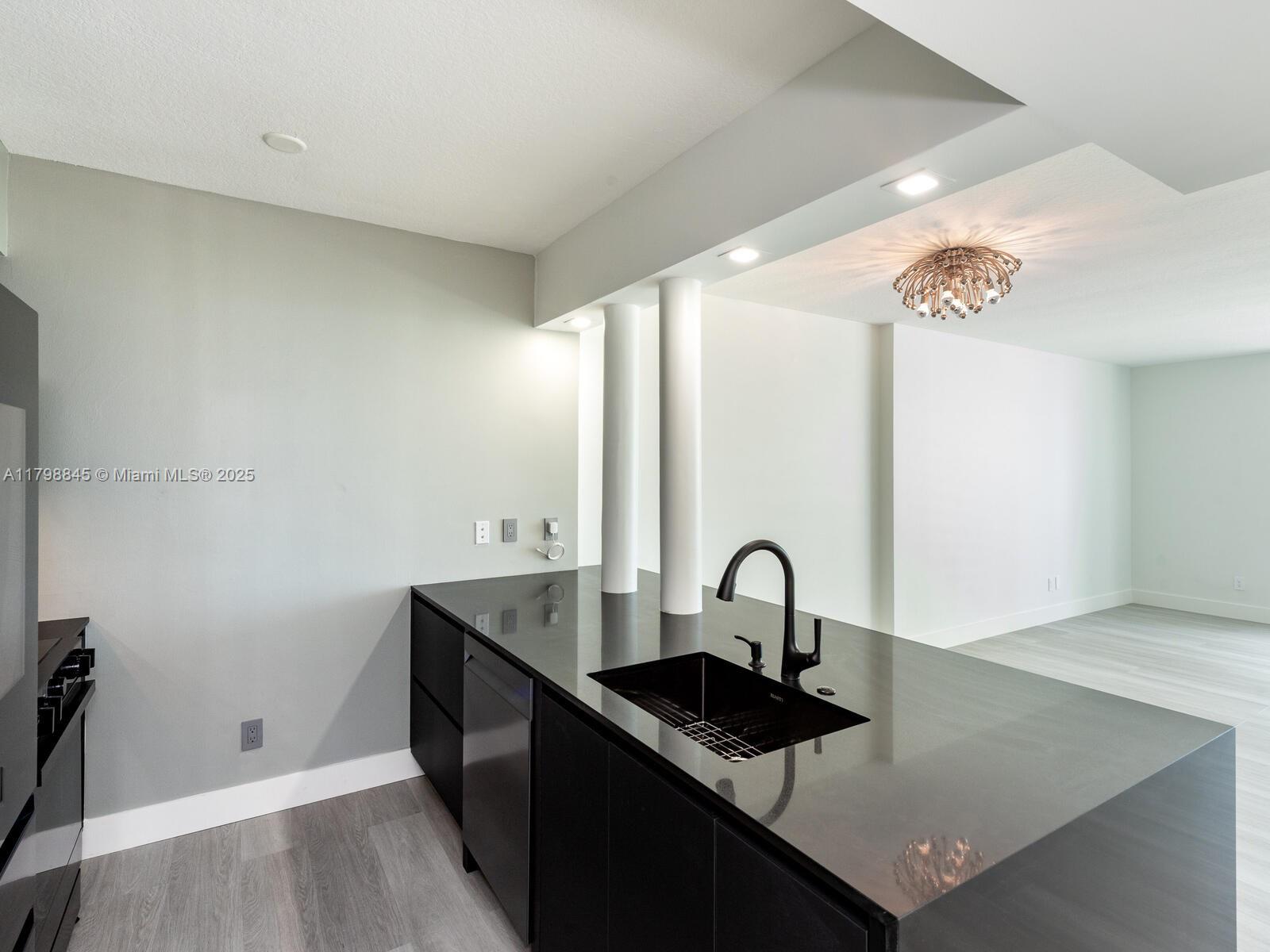 325 S Biscayne Blvd #1624, Miami FL 33131