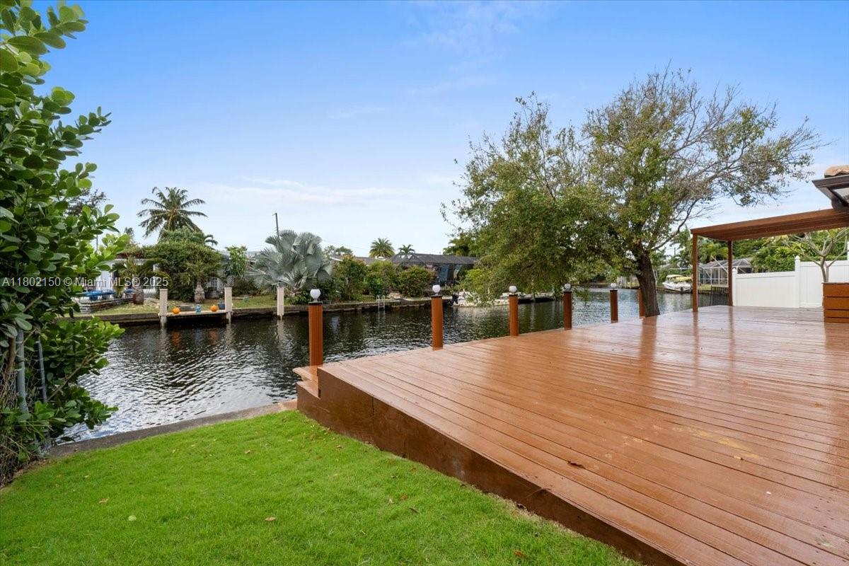 1910 NW 36th St, Oakland Park, Florida image 10