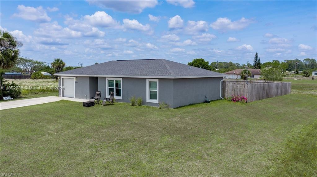 3086 E Briarwood Cir, La Belle, Florida image 2