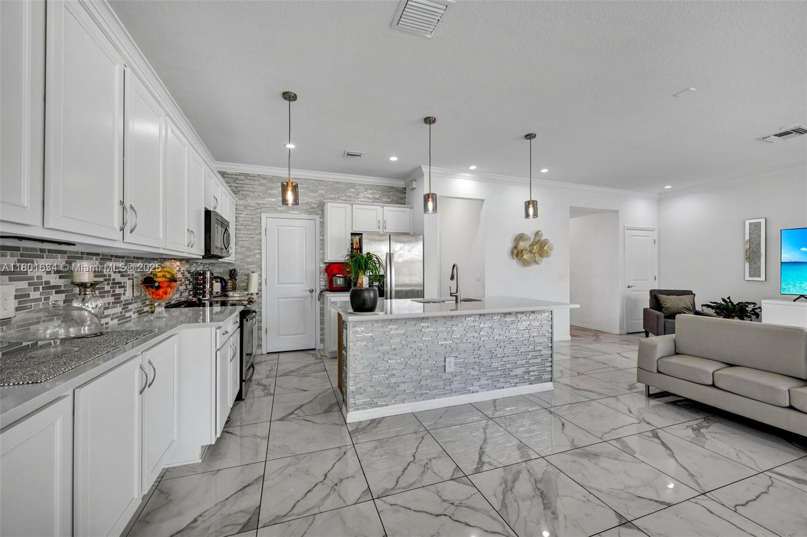 1083 Eucalyptus Dr, Hollywood, Florida image 10