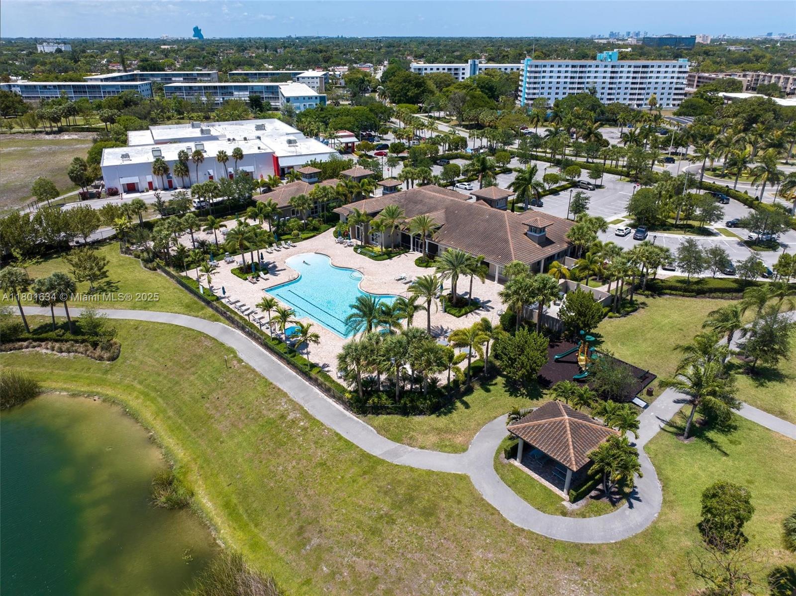 1083 Eucalyptus Dr, Hollywood, Florida image 38