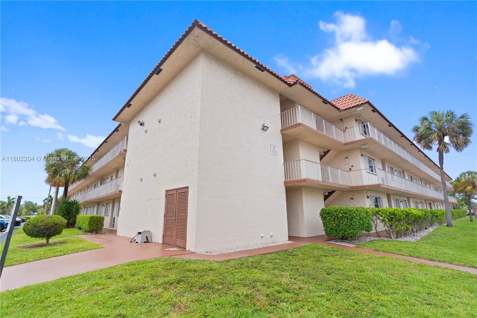 700 SE 6th Ave #314, Deerfield Beach, Florida image 2
