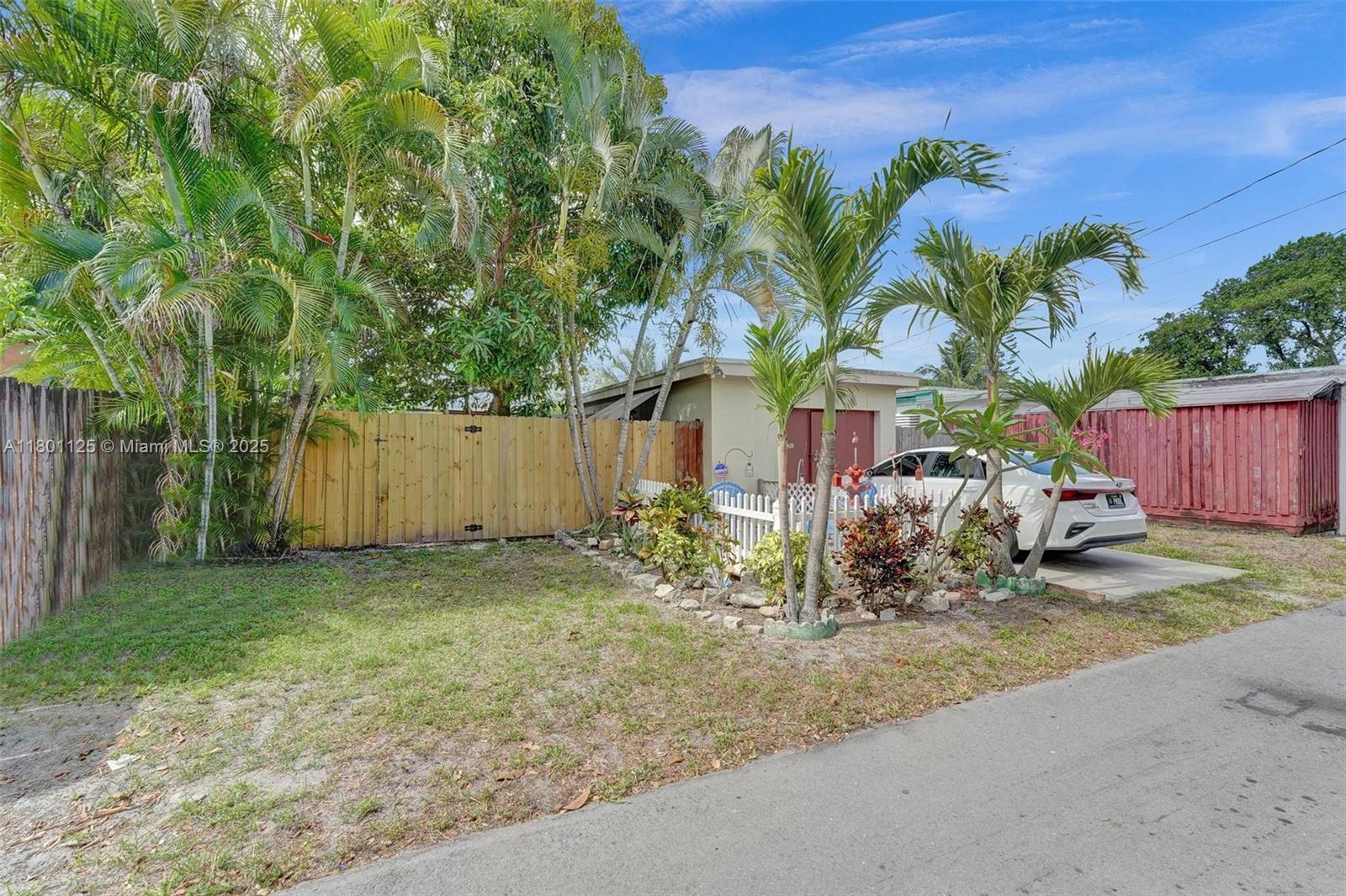 2435 Wilson St, Hollywood, Florida image 31