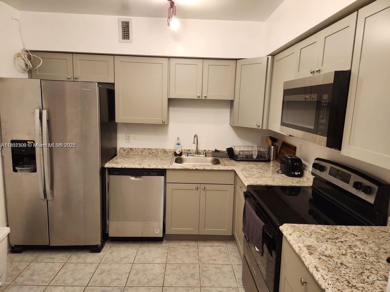 Listing Photo 8