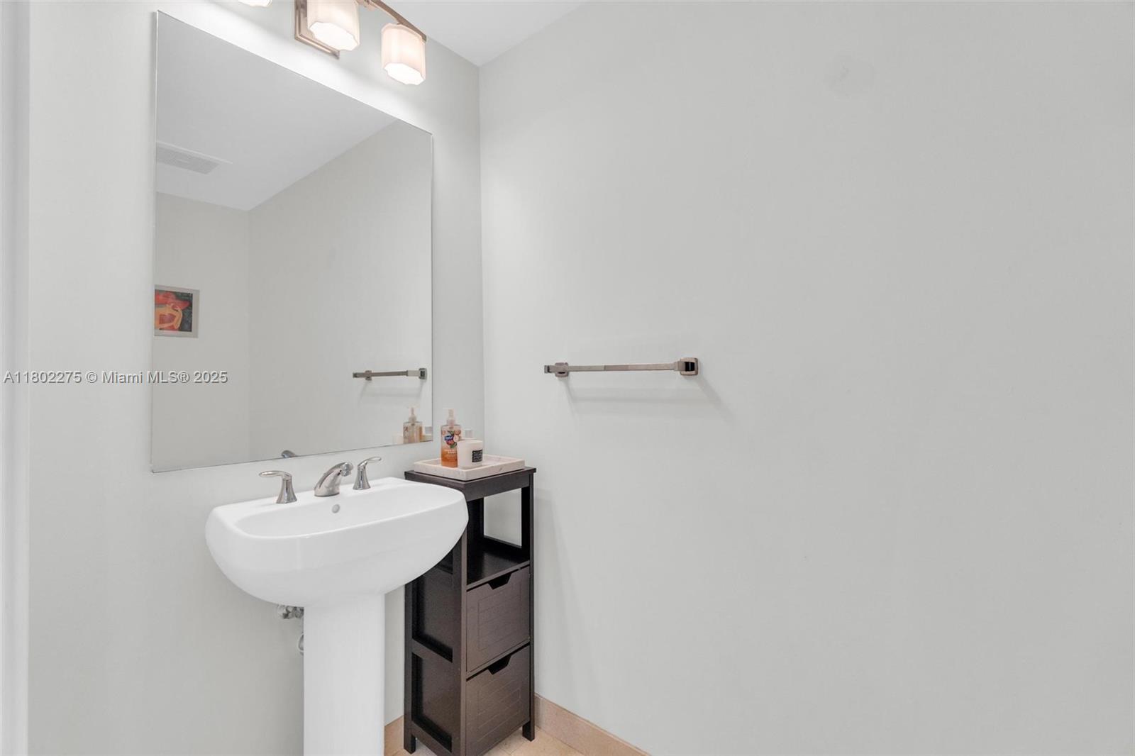 1060 Brickell Ave #615, Miami FL 33131