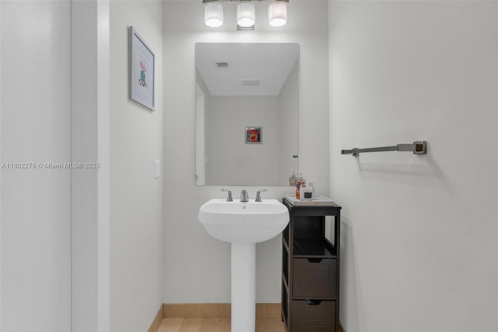 1060 Brickell Ave #615, Miami FL 33131