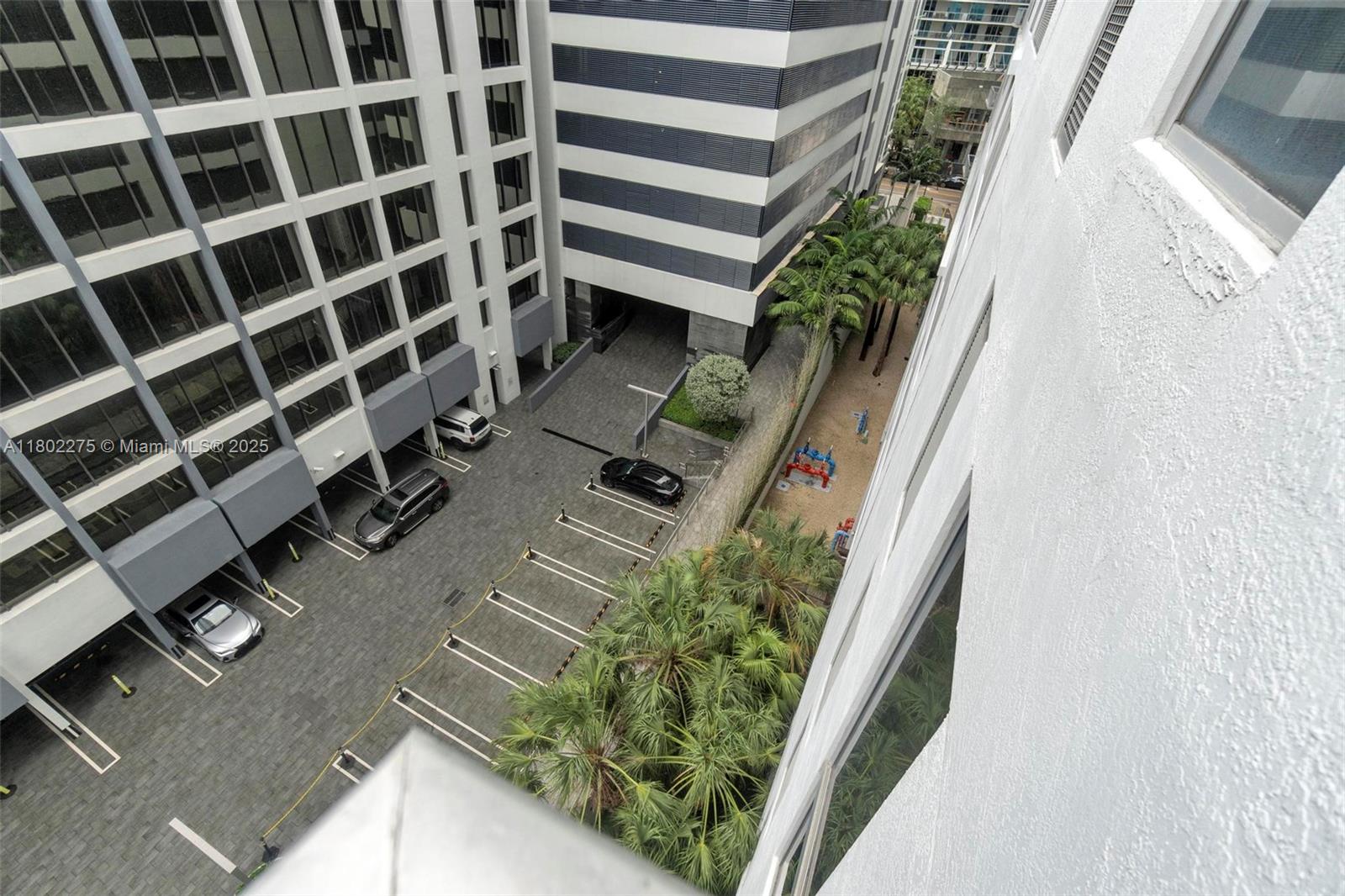 1060 Brickell Ave #615, Miami FL 33131