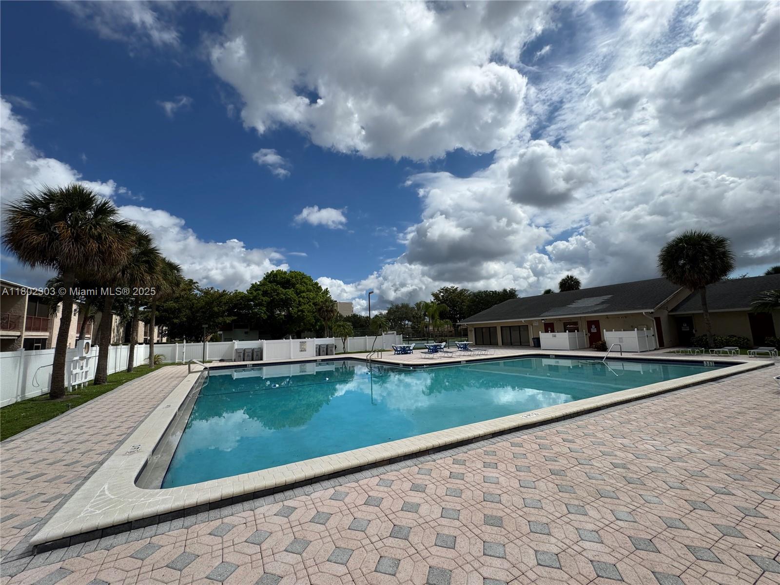 3550 Blue Lake Dr #501, Pompano Beach, Florida image 32