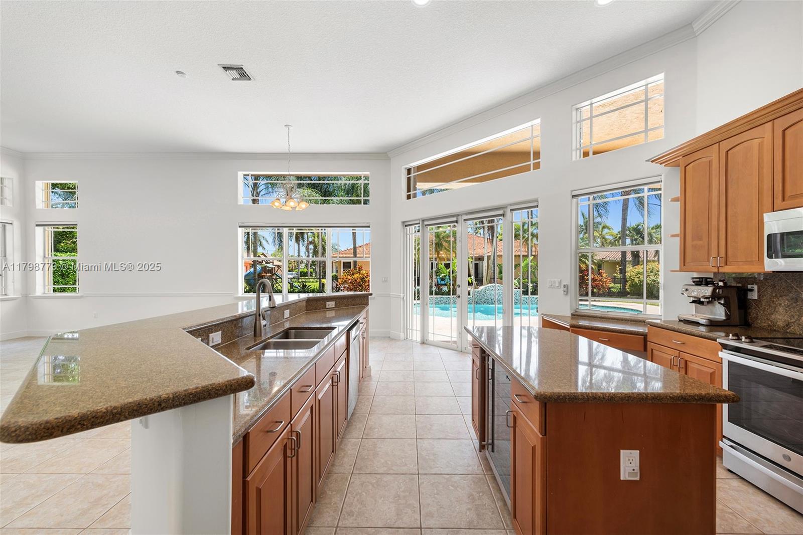 8268 SW 172nd Terrace, Palmetto Bay, Florida image 17