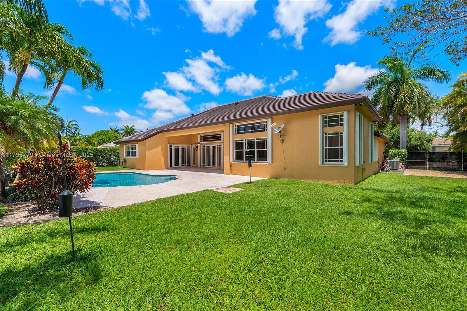 8268 SW 172nd Terrace, Palmetto Bay, Florida image 49