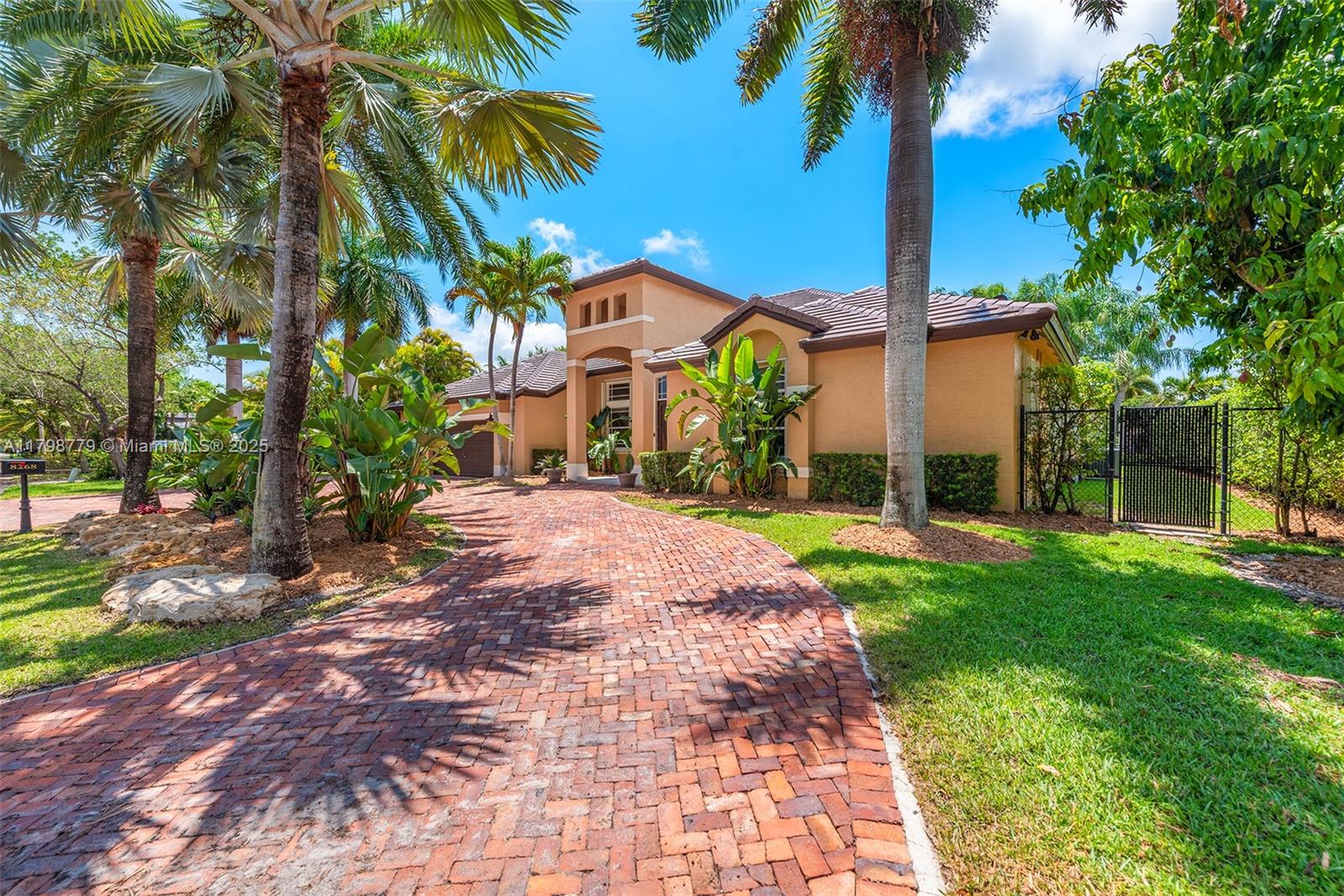 8268 SW 172nd Terrace, Palmetto Bay, Florida image 5