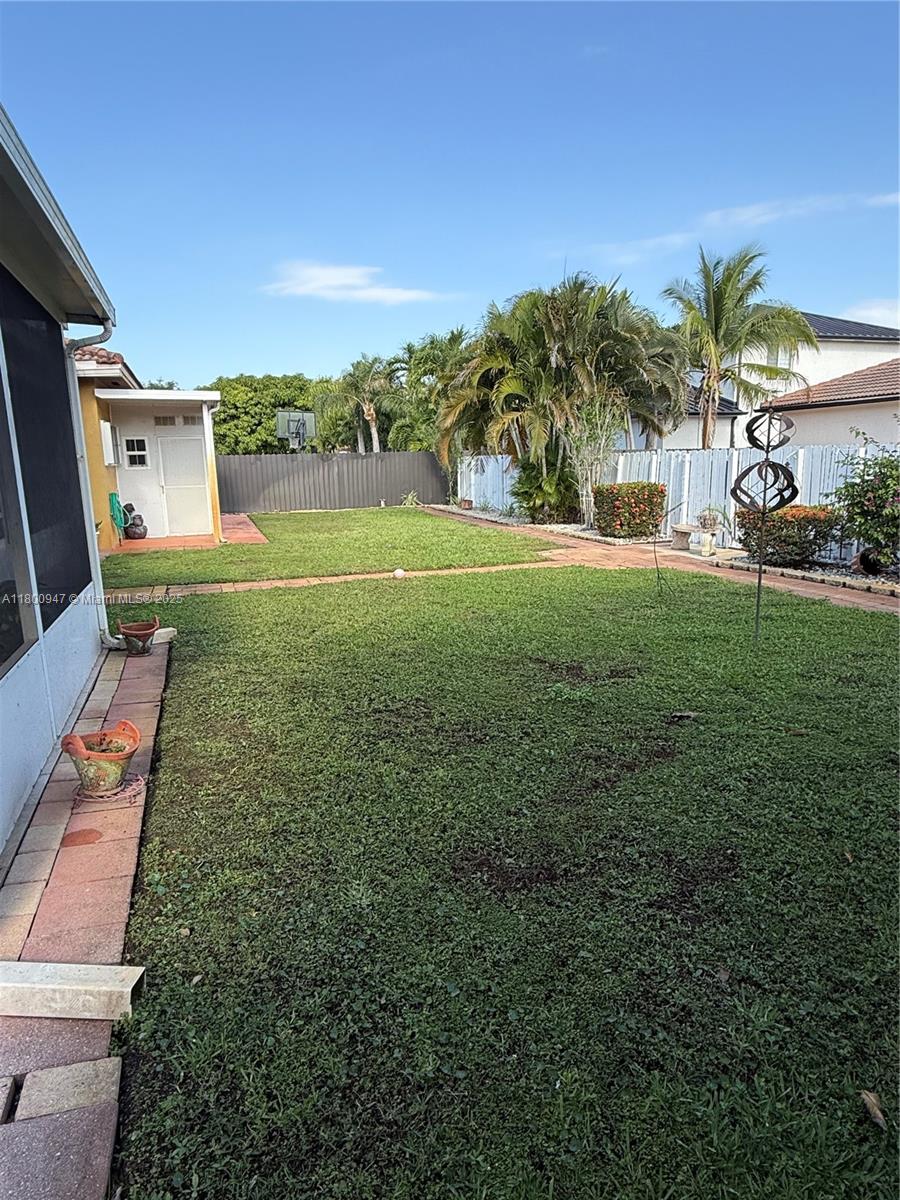 8943 NW 174th St, Hialeah, Florida image 45