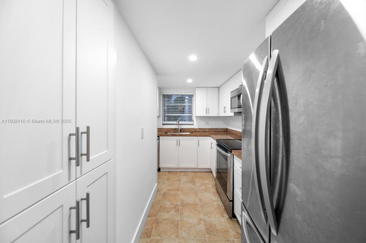 Listing Photo 11