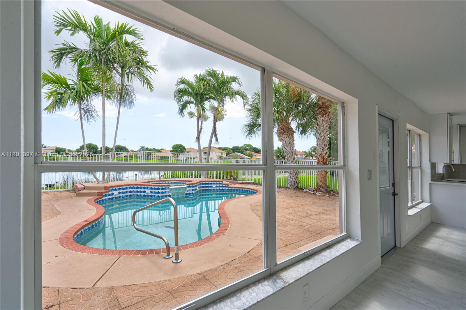 6381 Willoughby Cir, Lake Worth, Florida image 5