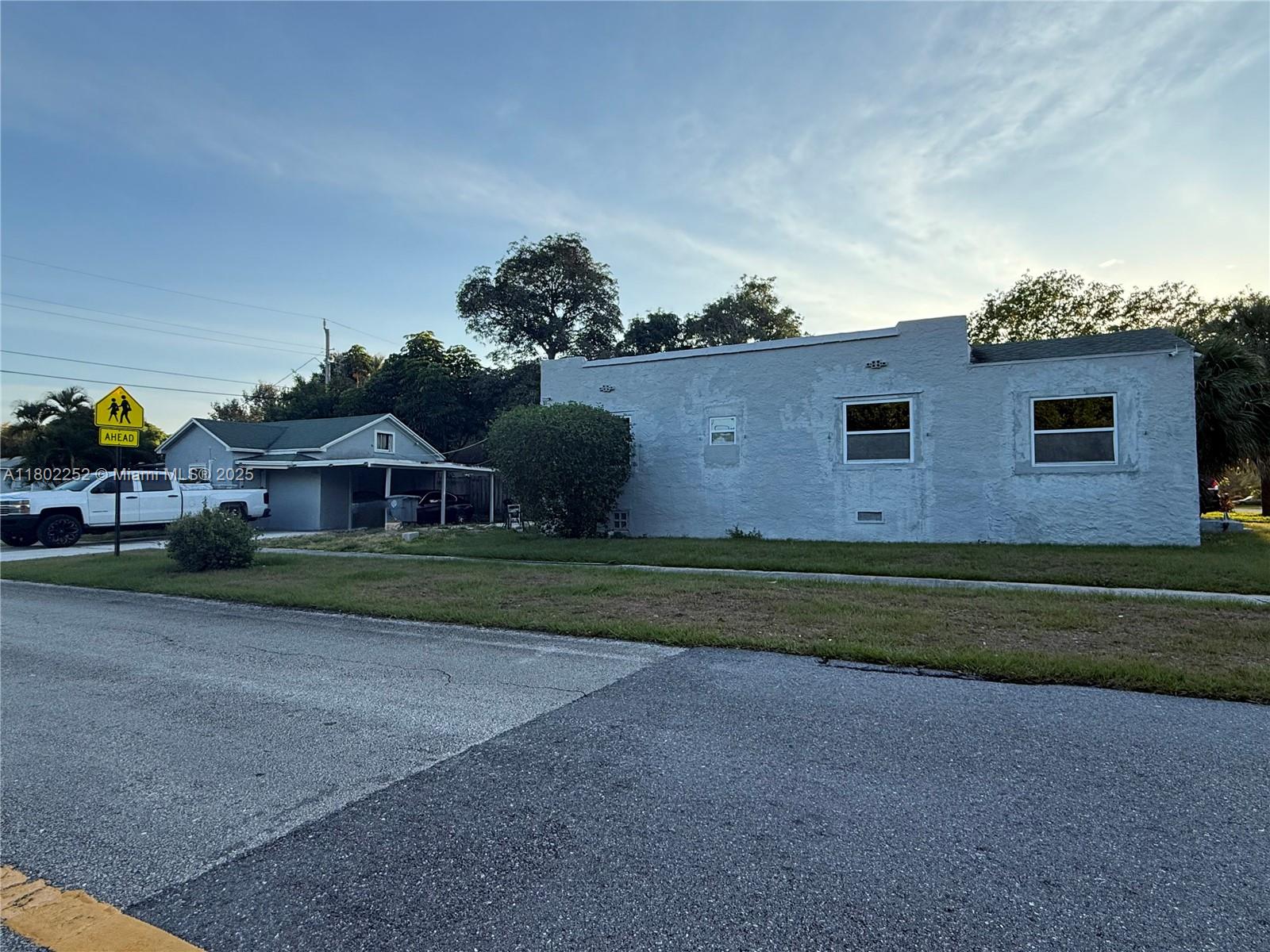 500 Evergreen Dr, Lake Park, Florida image 1
