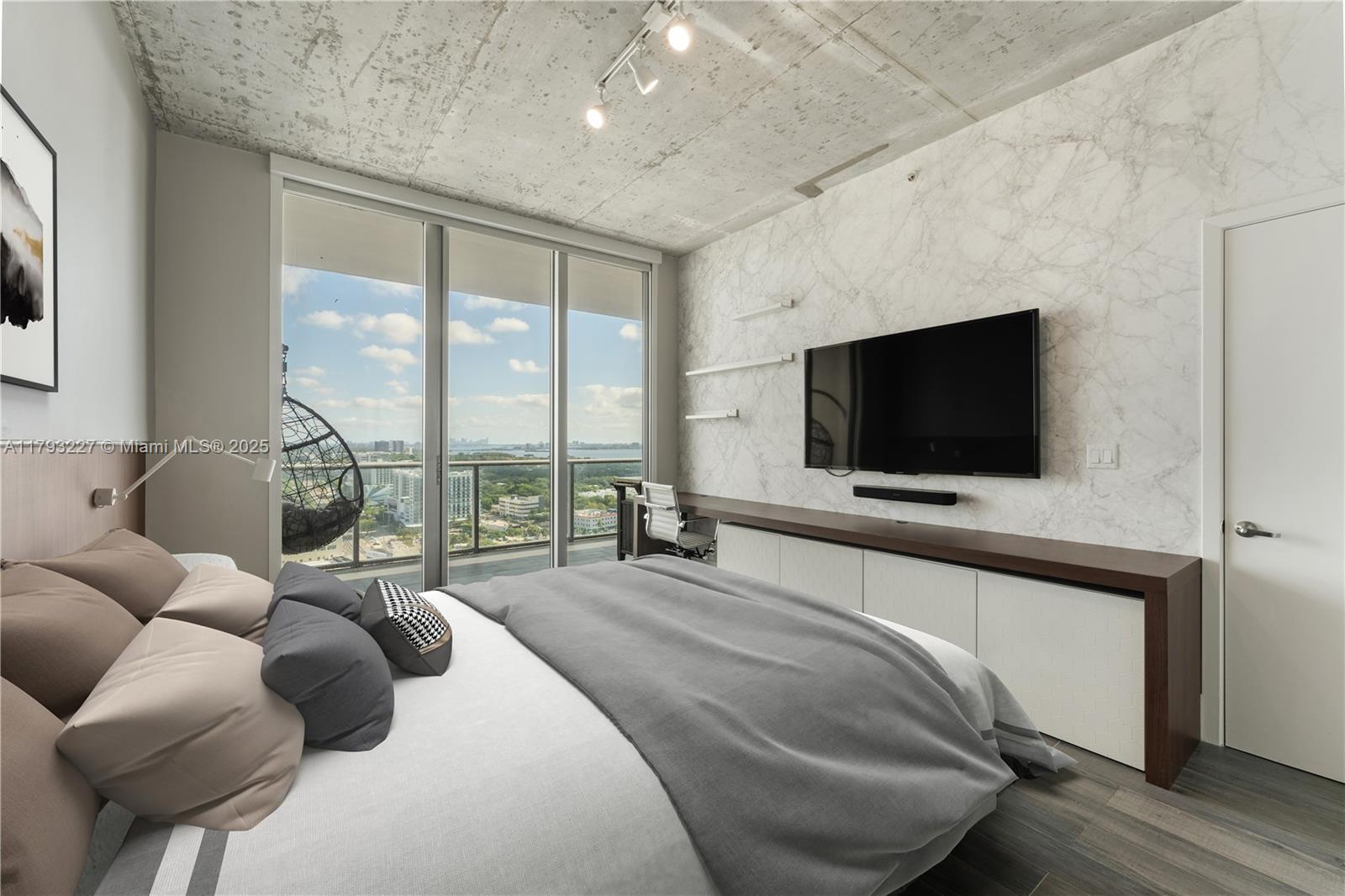 Property photo # 9