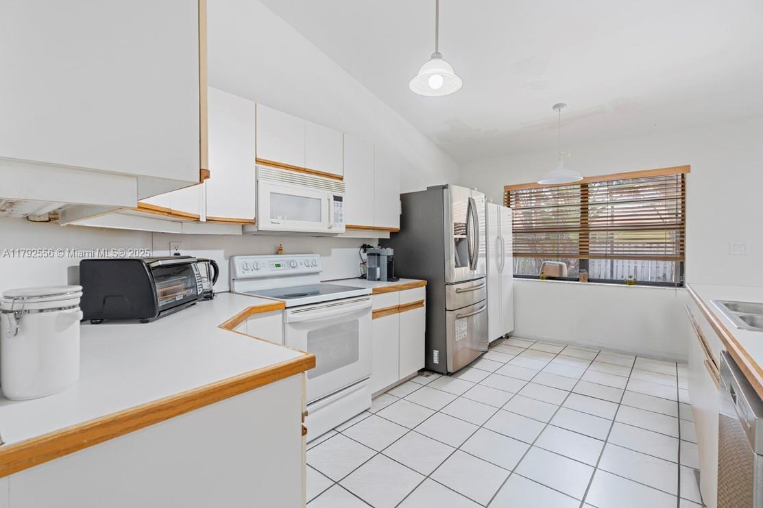 14610 Madison Pl, Davie, Florida image 9