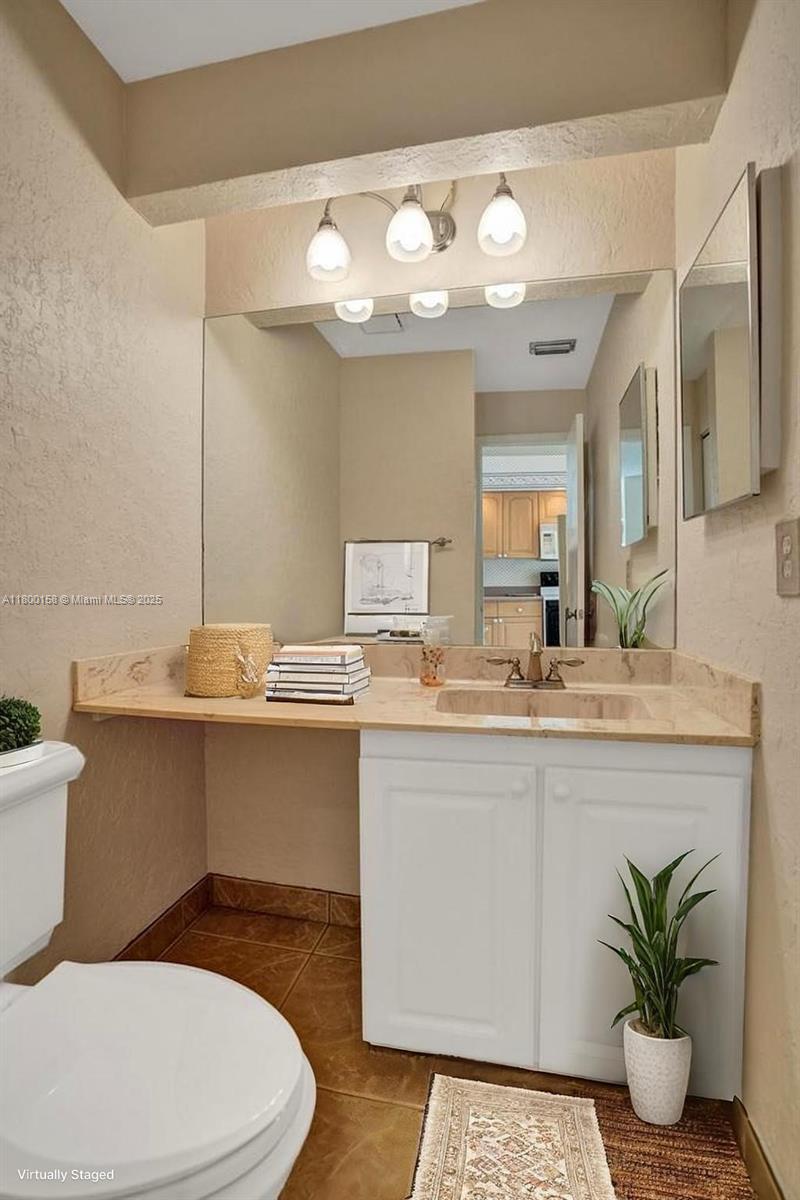 8465 Waterford Cir #8465, Tamarac, Florida image 12
