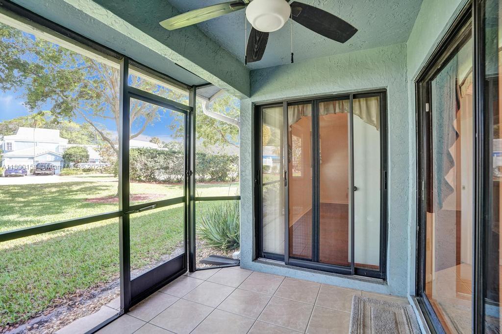 8465 Waterford Cir #8465, Tamarac, Florida image 25