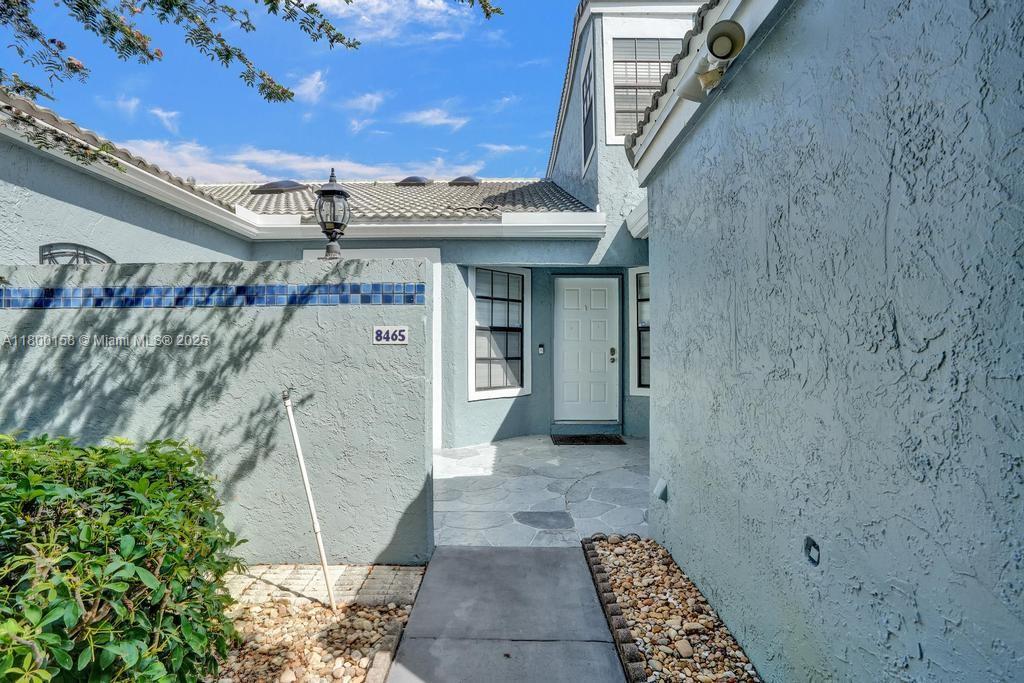 8465 Waterford Cir #8465, Tamarac, Florida image 3